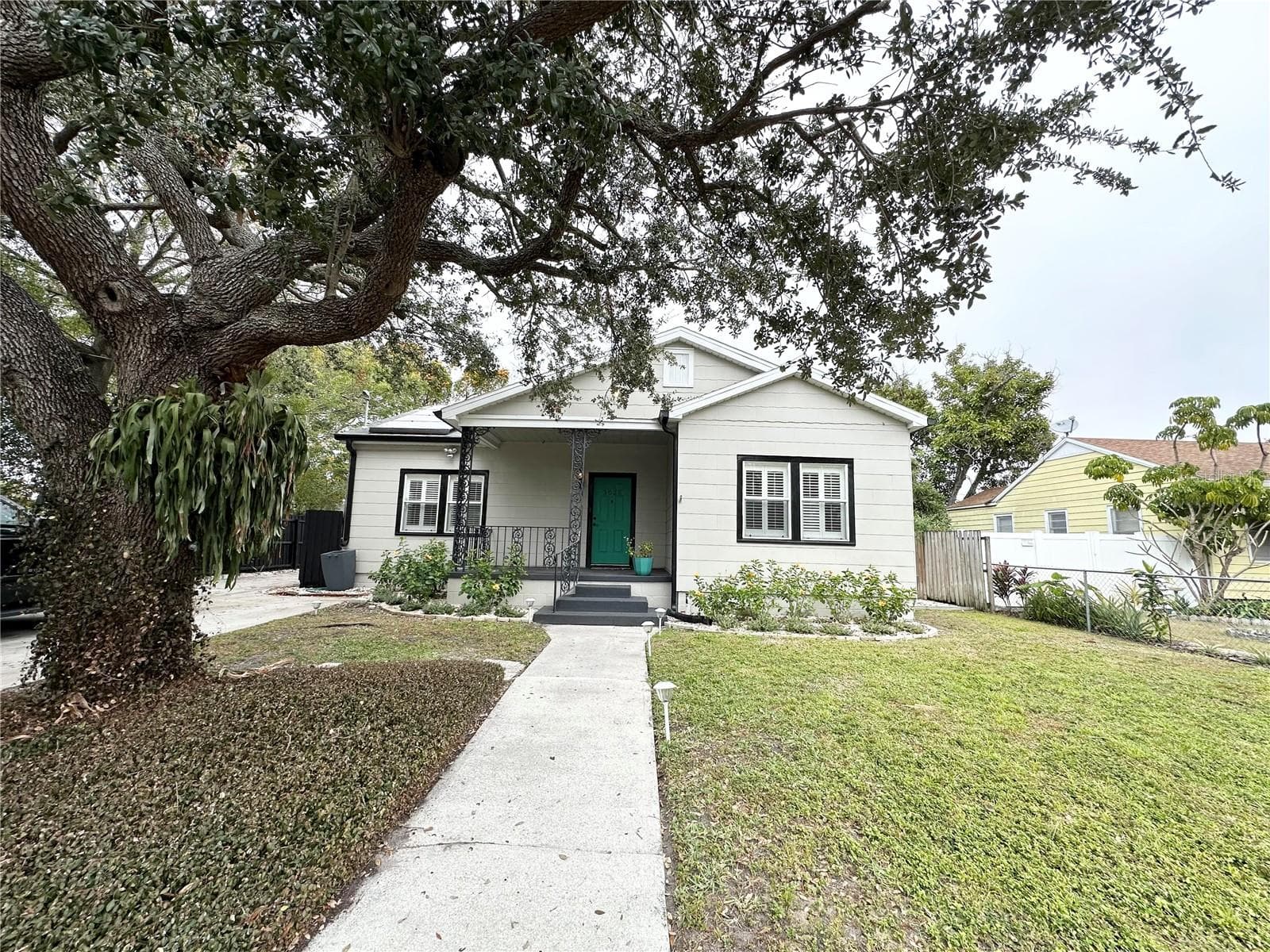 3025 W North A St photo 5