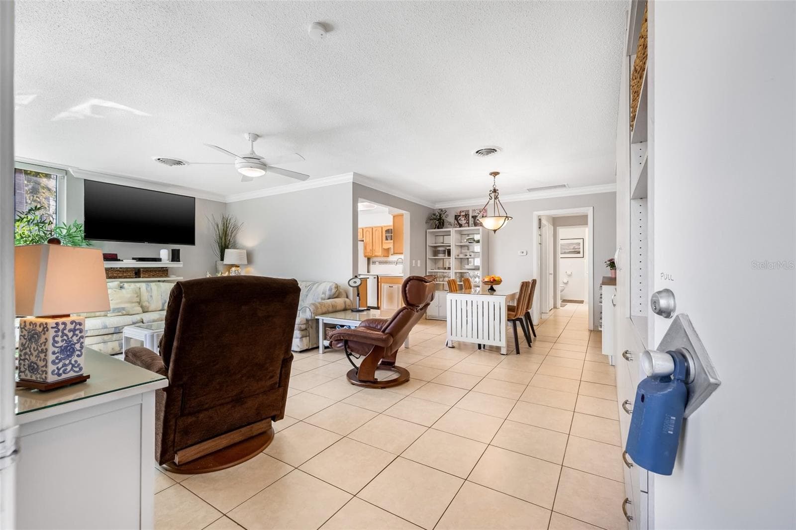 615 10th Ave NE #1 photo 4