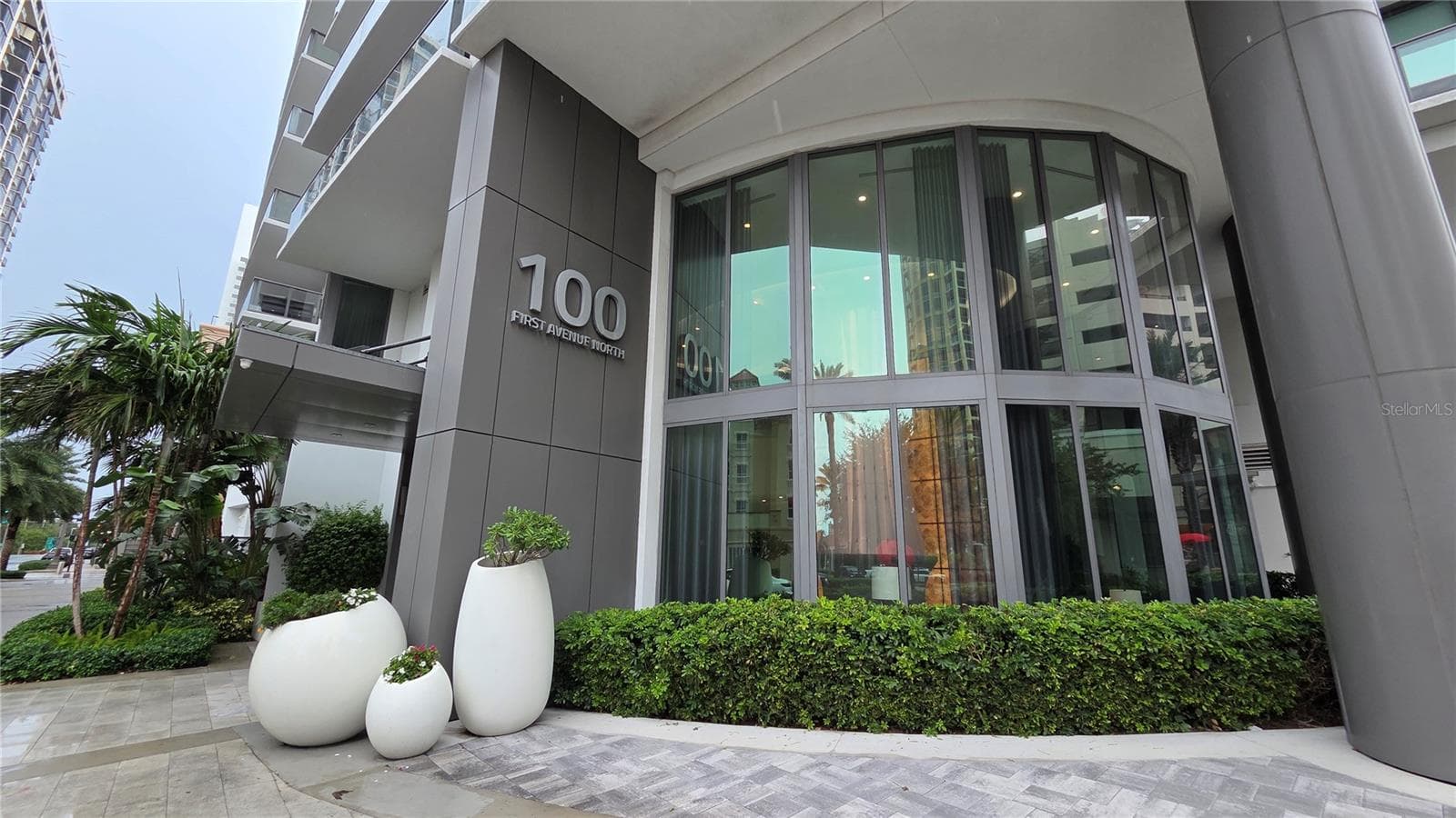 100 1st Ave N #2406