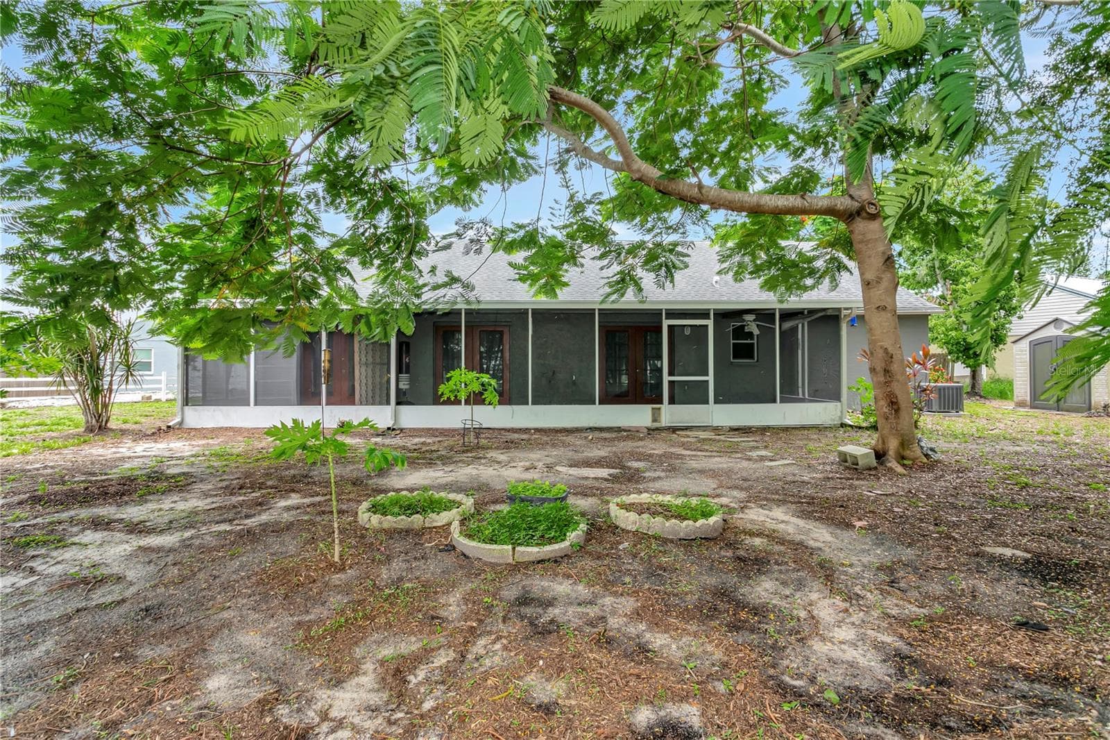 5680 25th Street Cir E photo 4