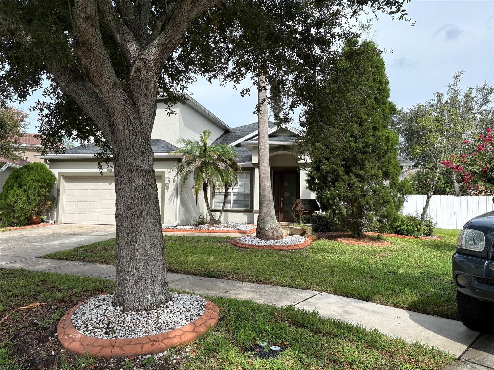 10761 Banfield Dr