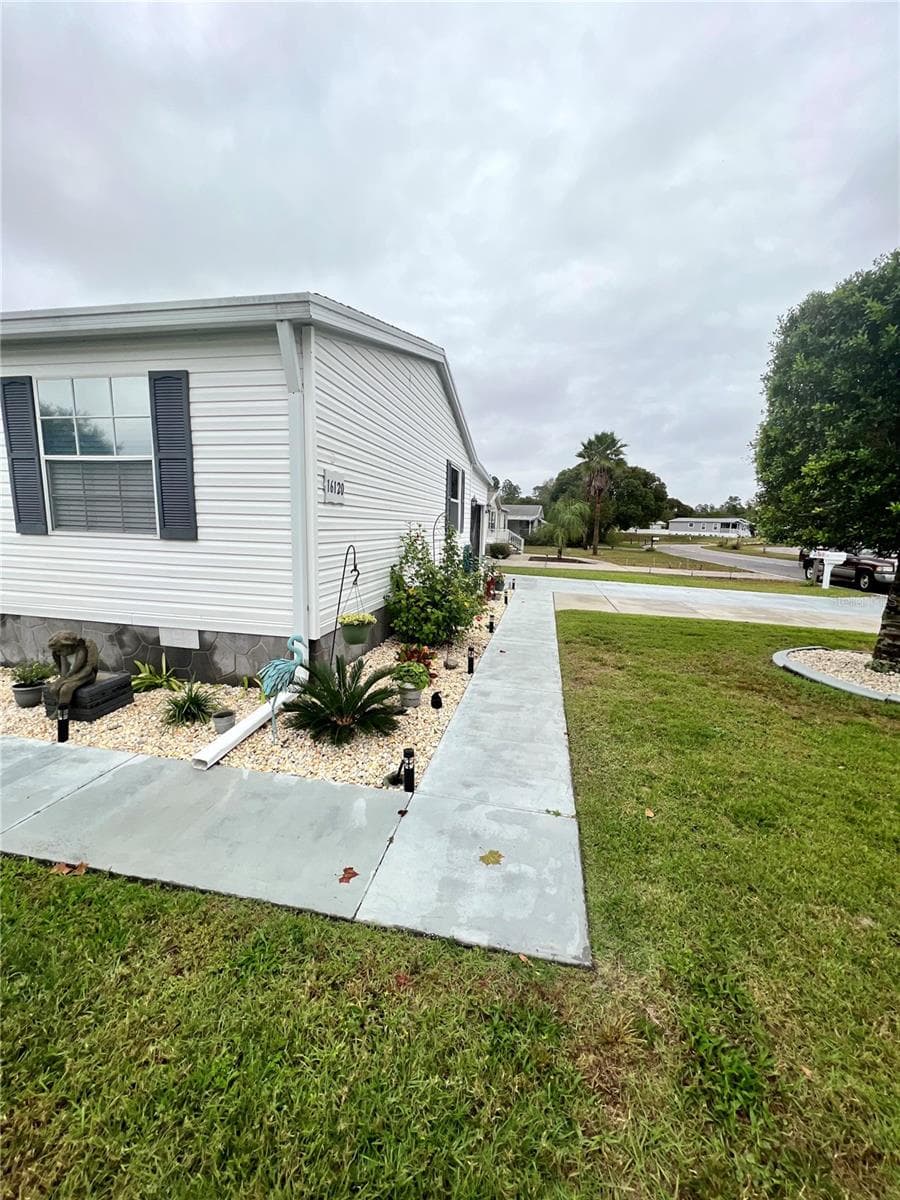 16120 Brookridge Blvd photo 3