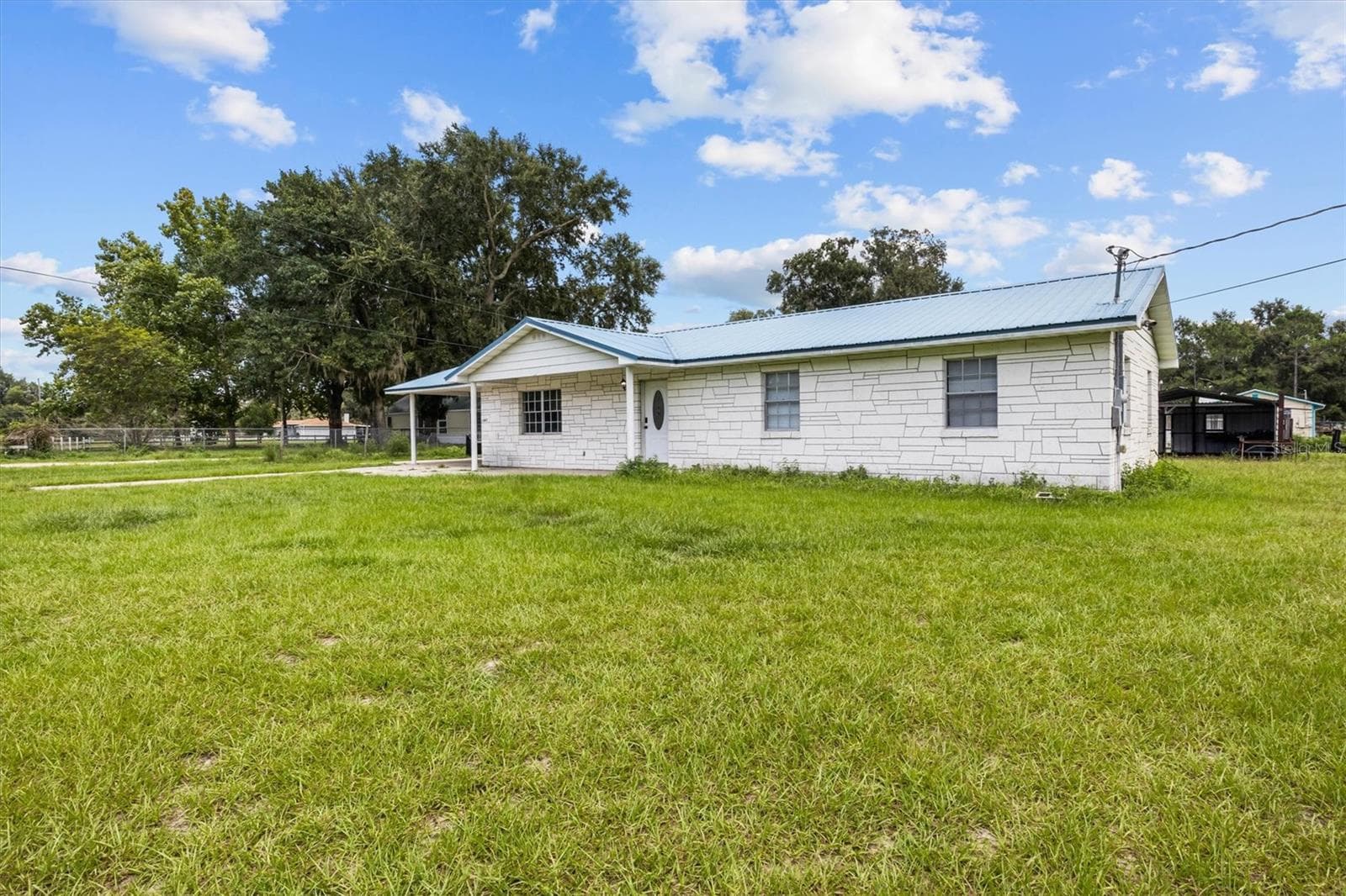 9545 State Road 33 N photo 3
