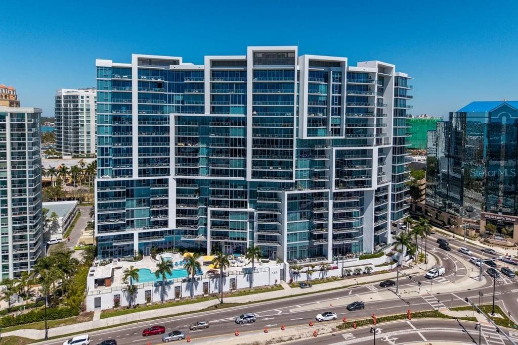 1155 N Gulfstream Ave #802 photo 3
