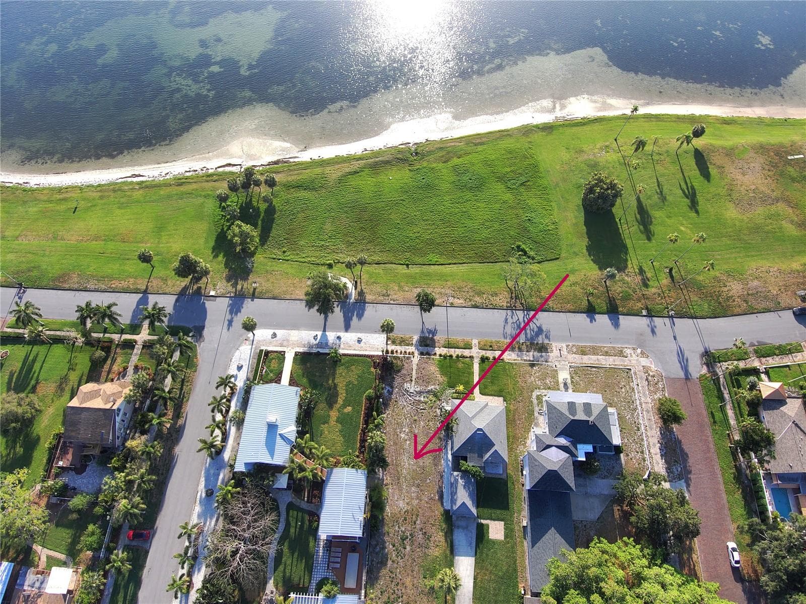 1817 Beach Dr SE photo 4
