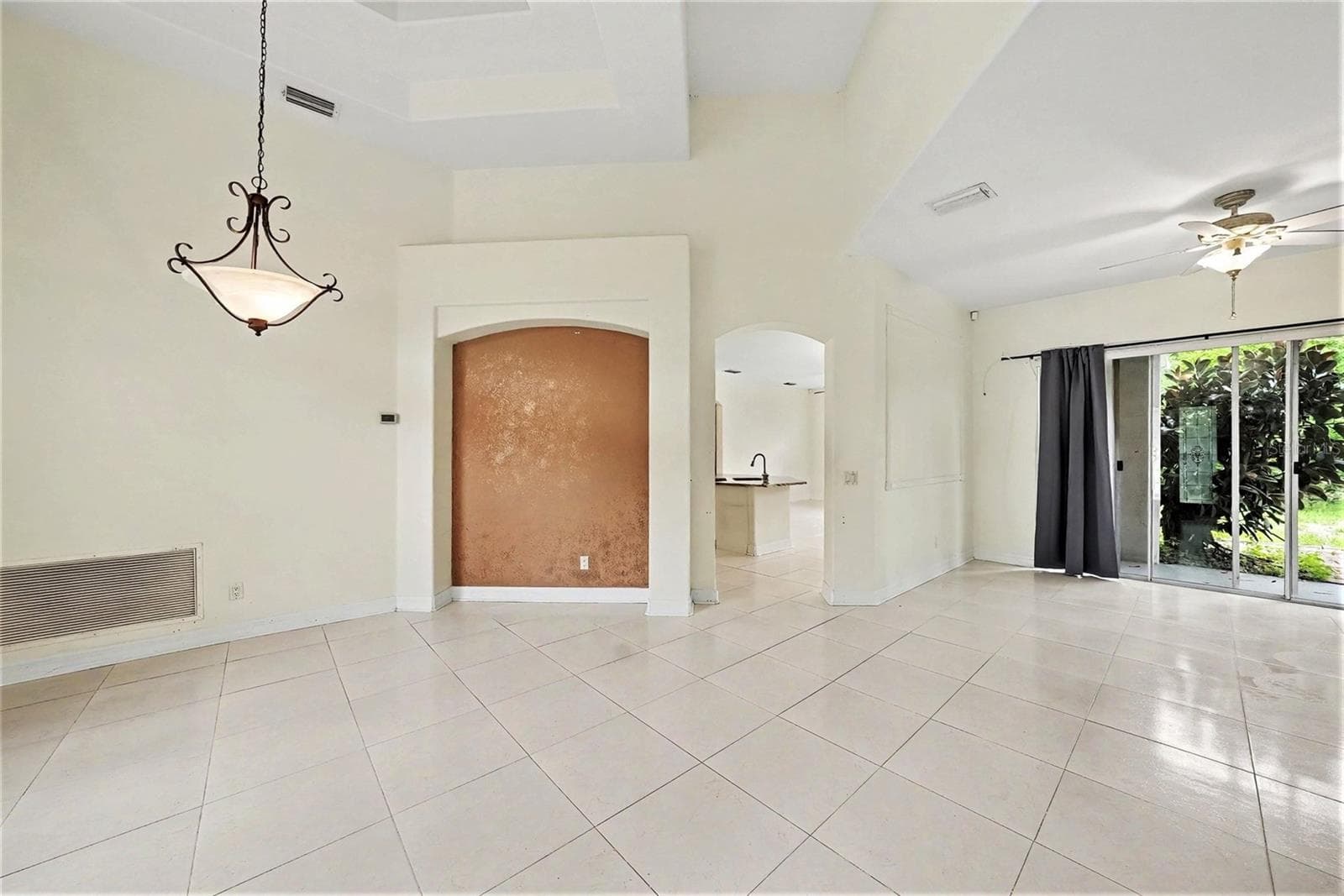 12516 Leatherleaf Dr photo 4
