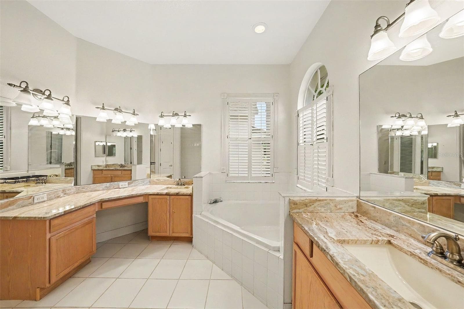 12516 Leatherleaf Dr photo 5