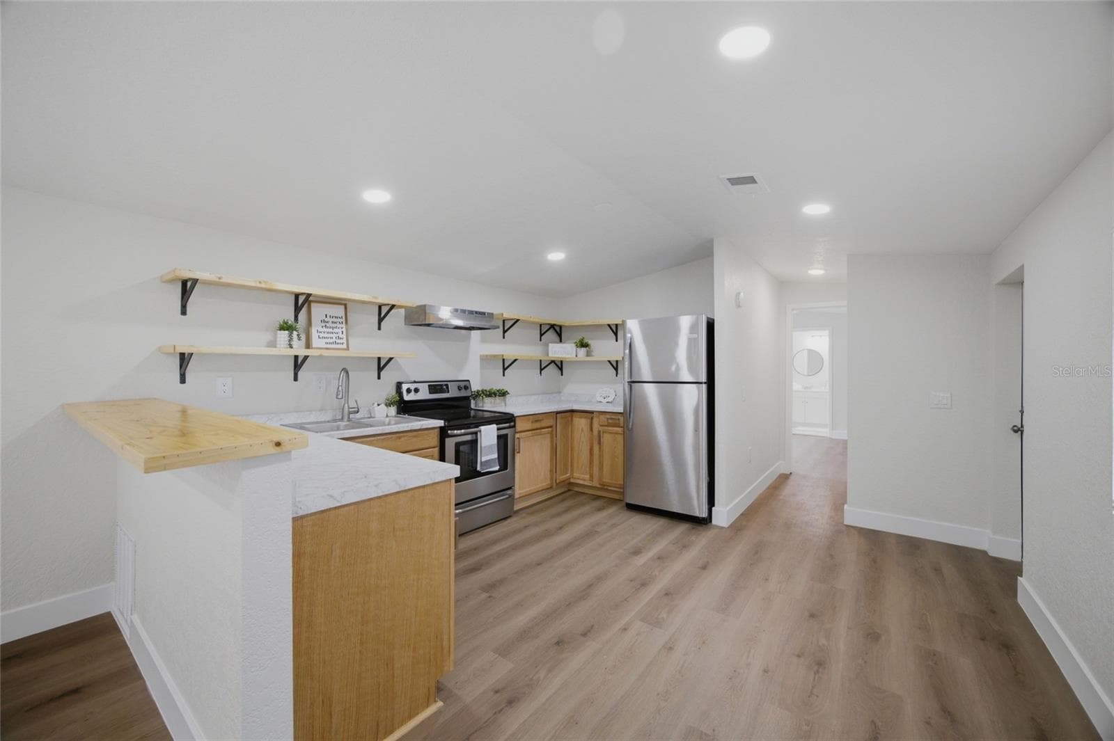 11602 Lewis Ave photo 3