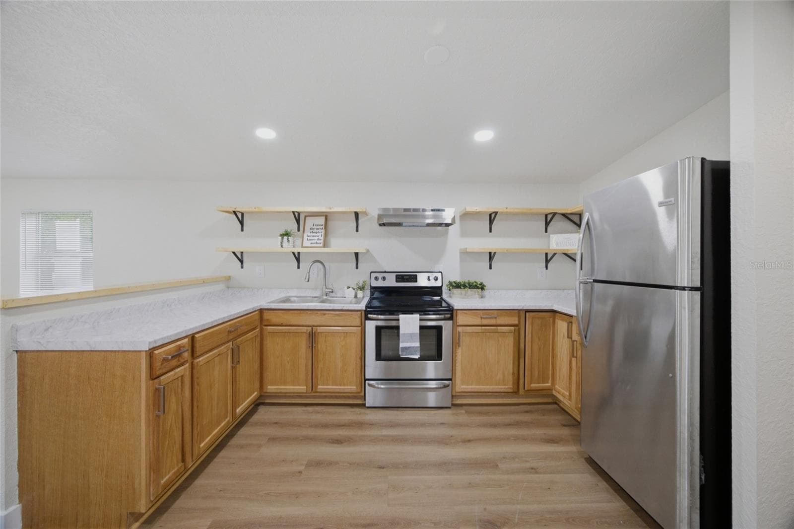 11602 Lewis Ave photo 4