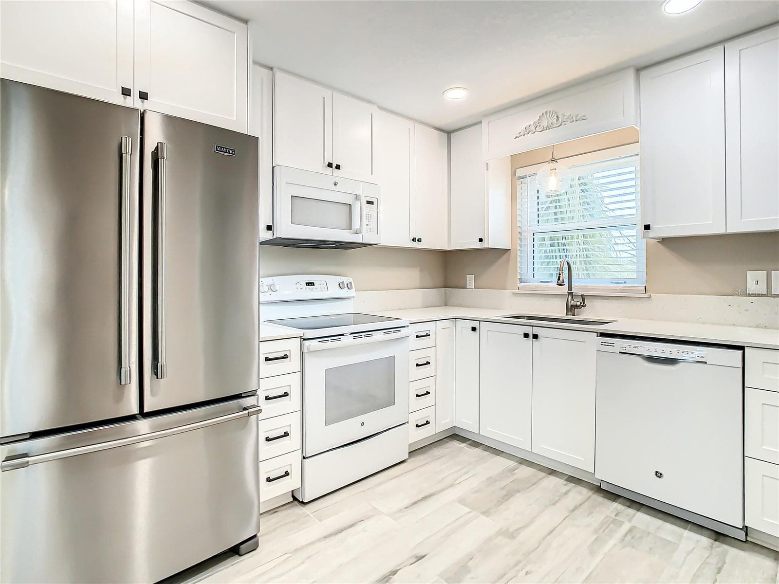 4575 Cove Cir #309 photo 3