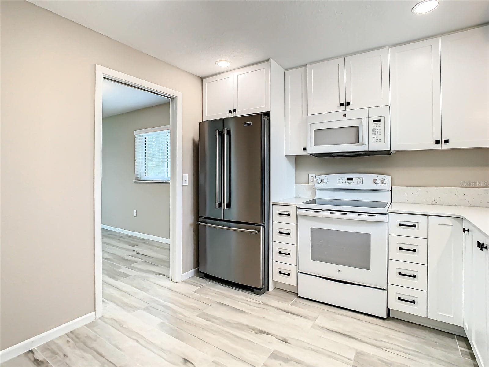 4575 Cove Cir #309 photo 4