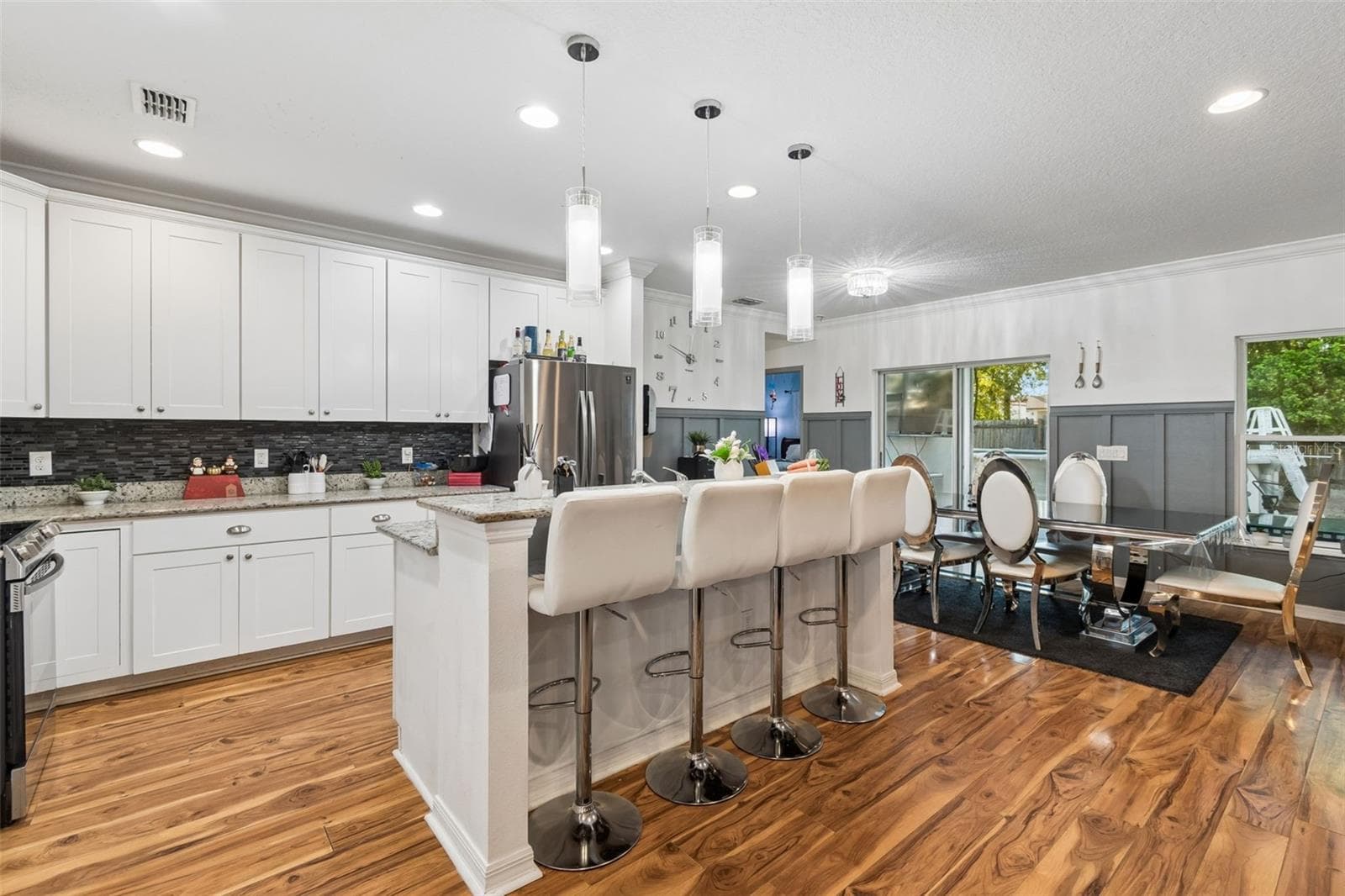13046 Linden Dr photo 5