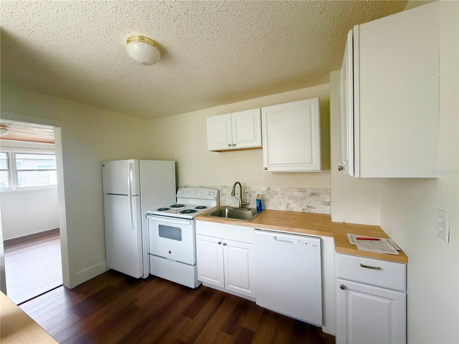 1502 W Grace St photo 5