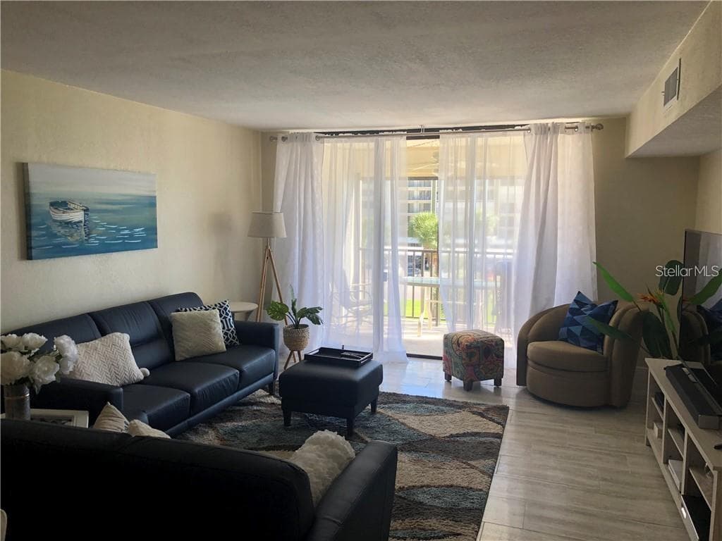 1460 Gulf Blvd #302 photo 3