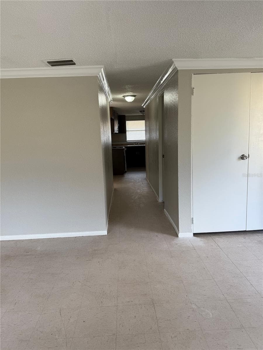1012 57th Ave Dr E photo 3