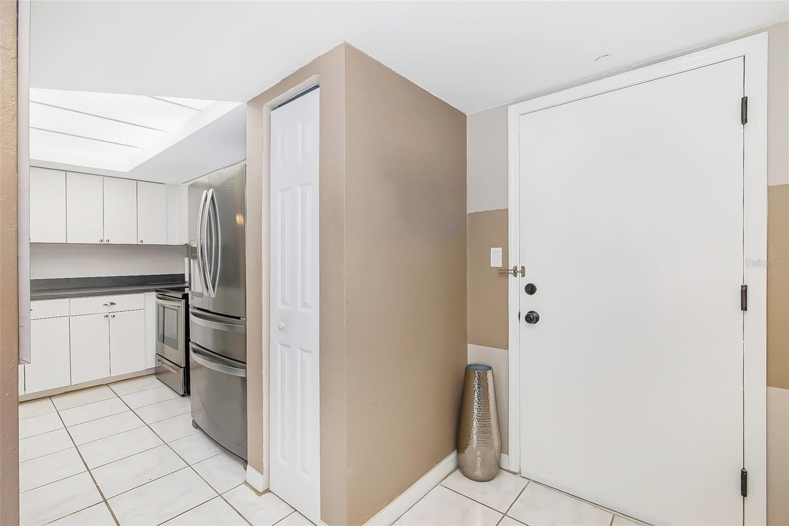 51 Island Way #108 photo 5