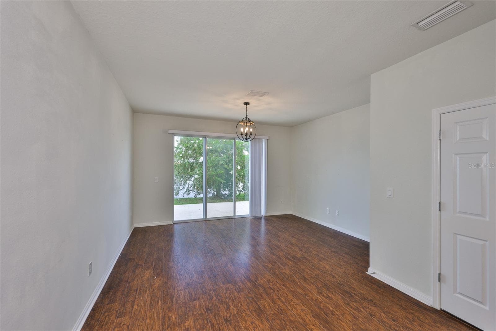 9160 Hillcroft Dr photo 3