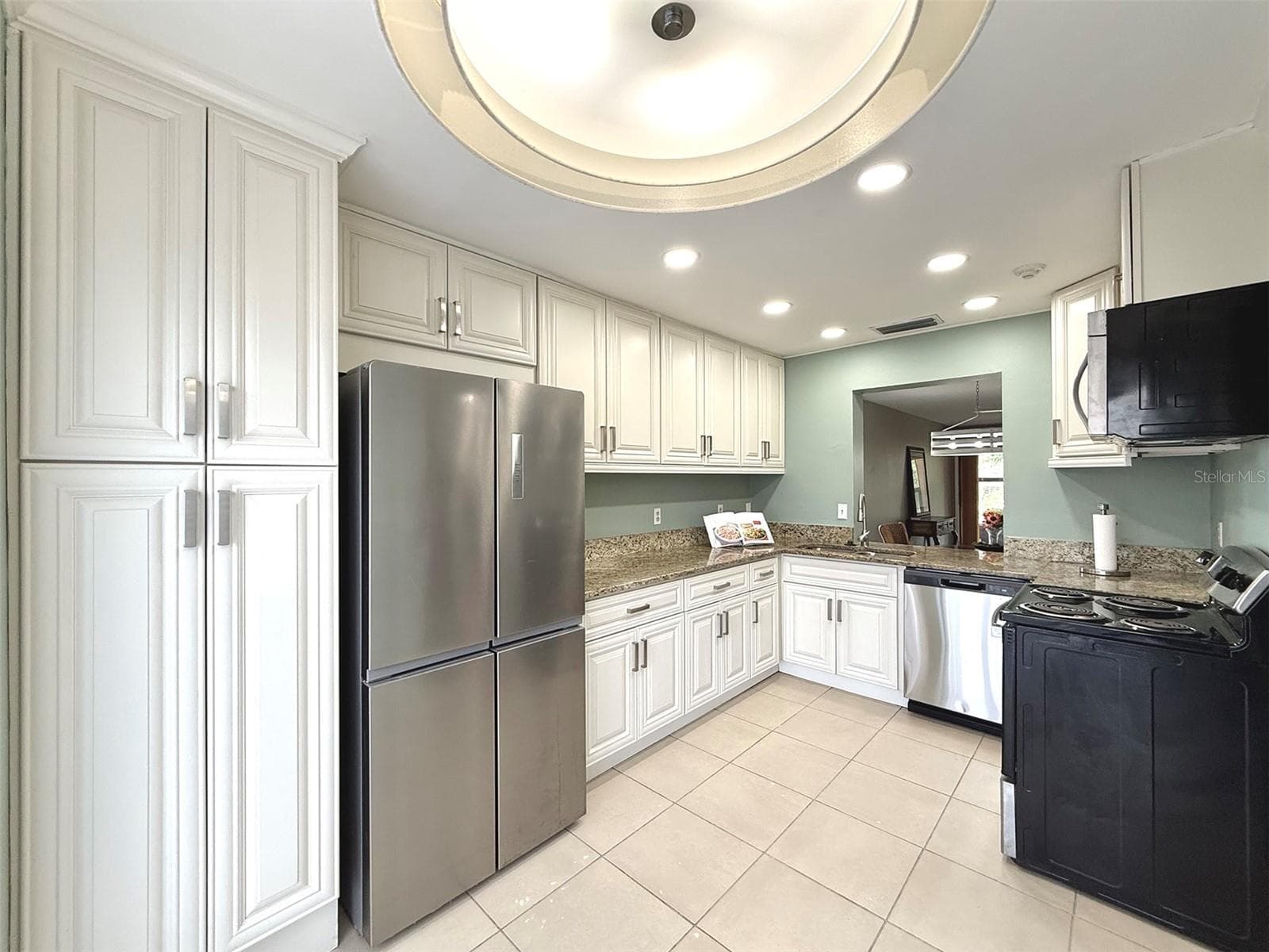 942 N Beneva Rd #V28 photo 3