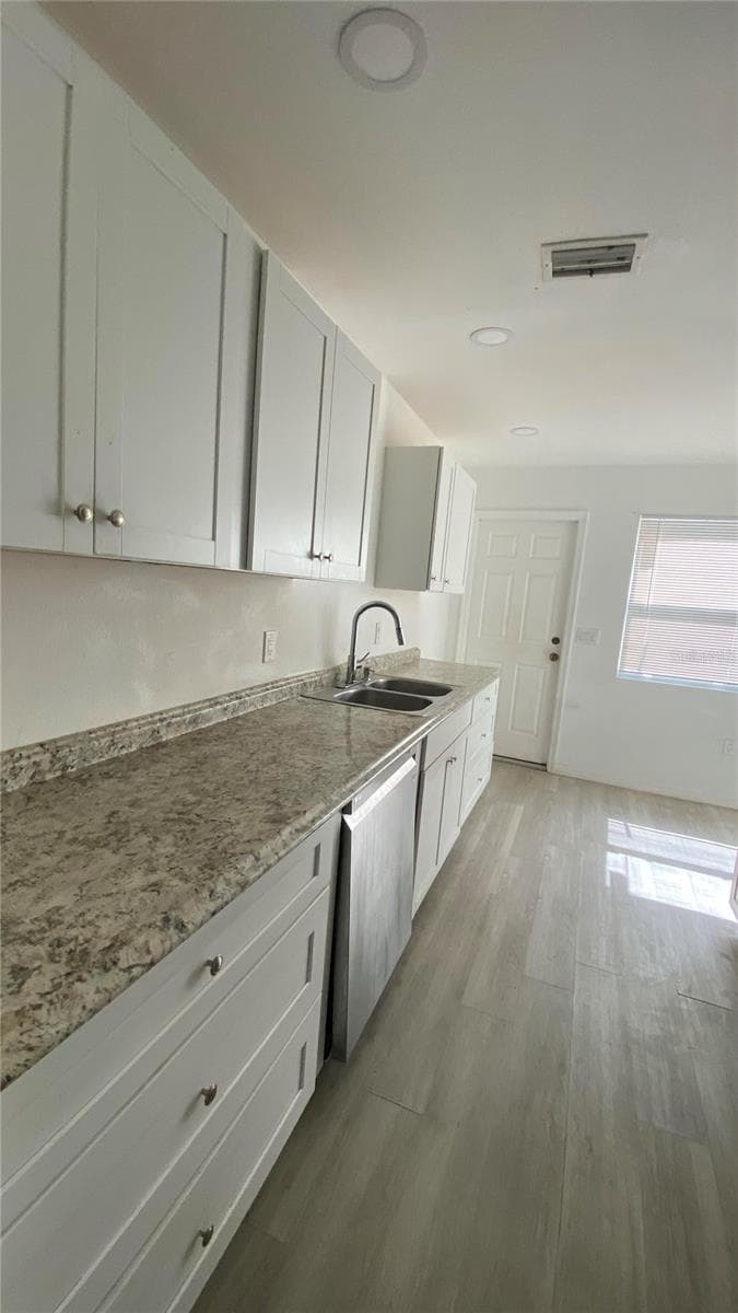 1313 15th St E photo 4