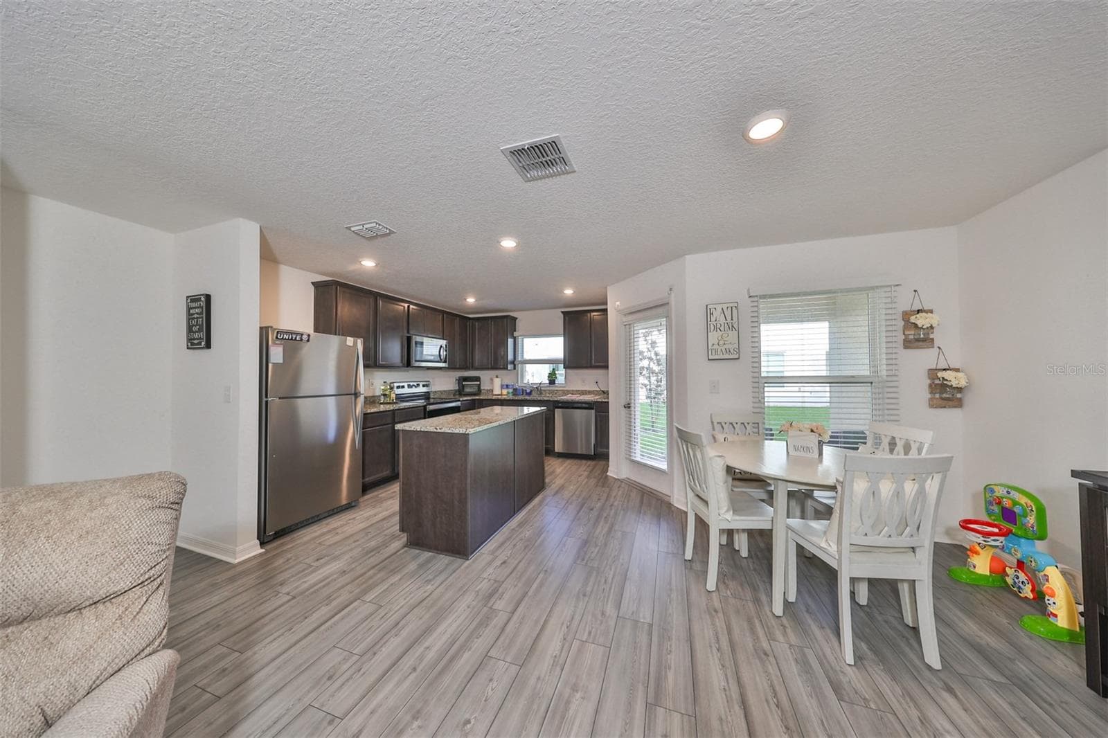 5311 New Friendship Pl photo 3