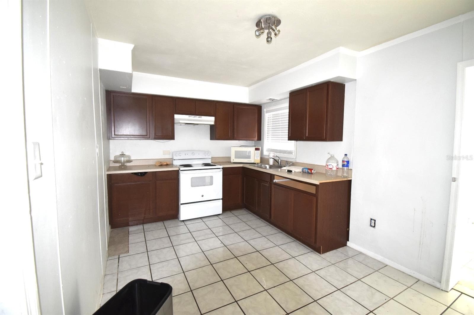 204 Shore Dr W photo 4