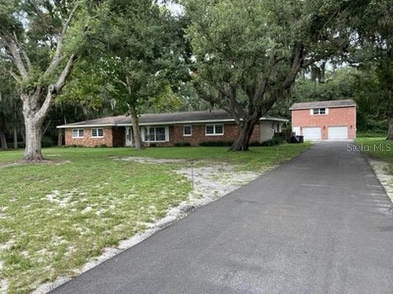 3425 Holland Dr