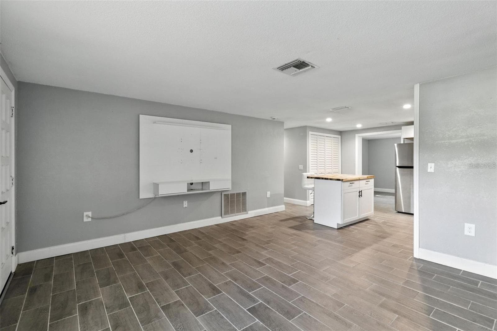 8035 Gulf Way photo 5