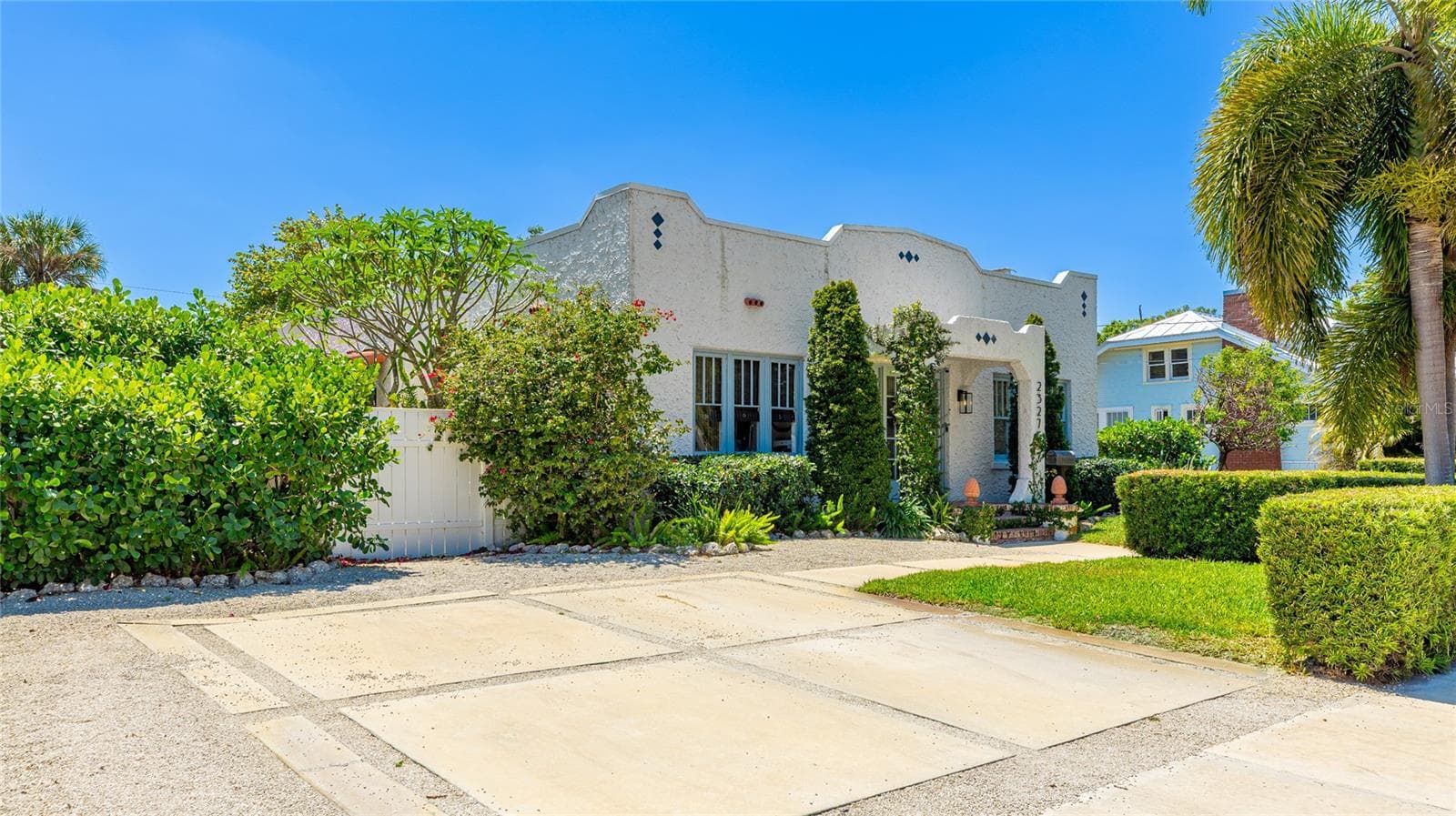 2327 7th Ave W