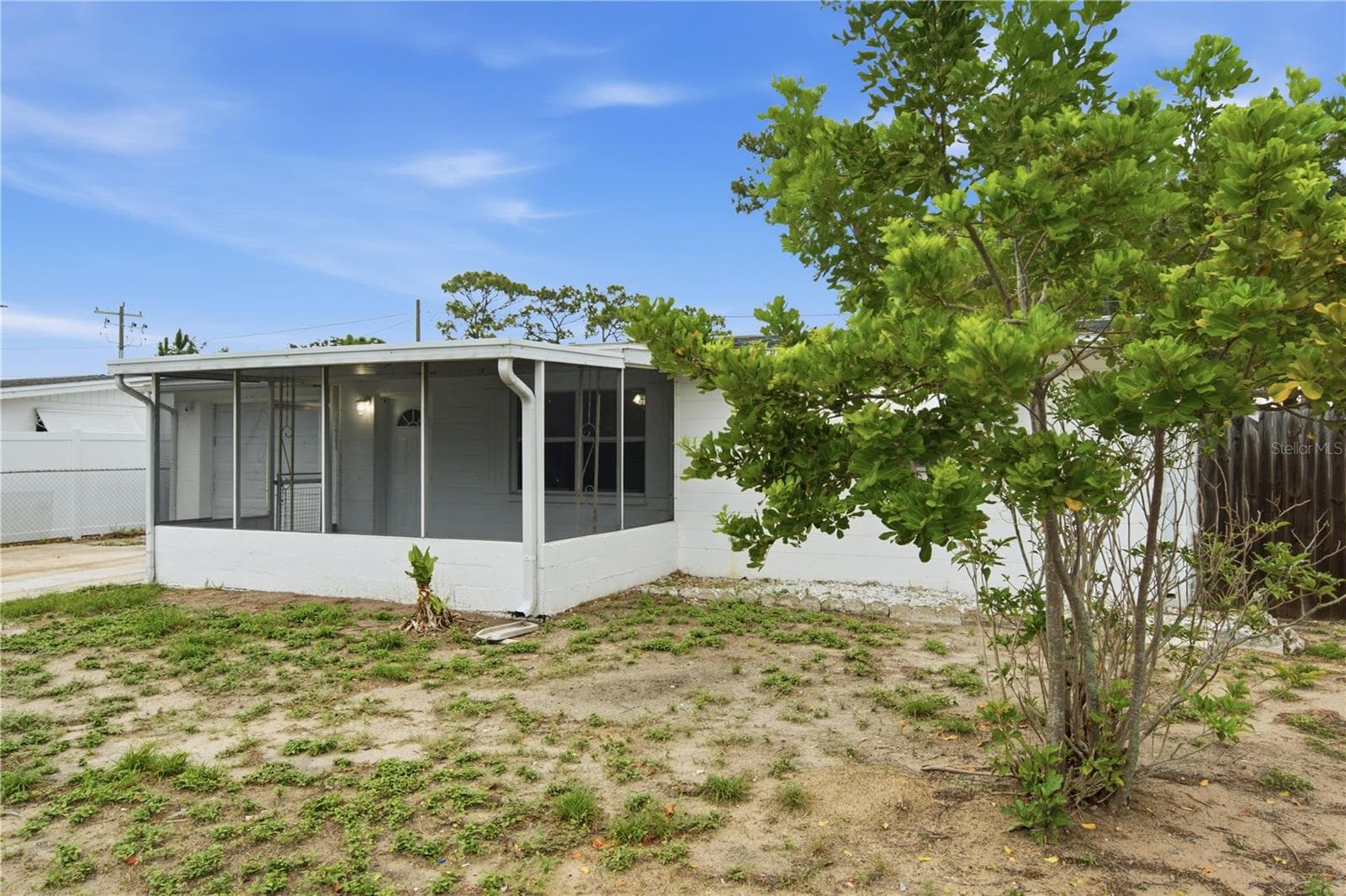 2122 Holiday Drive