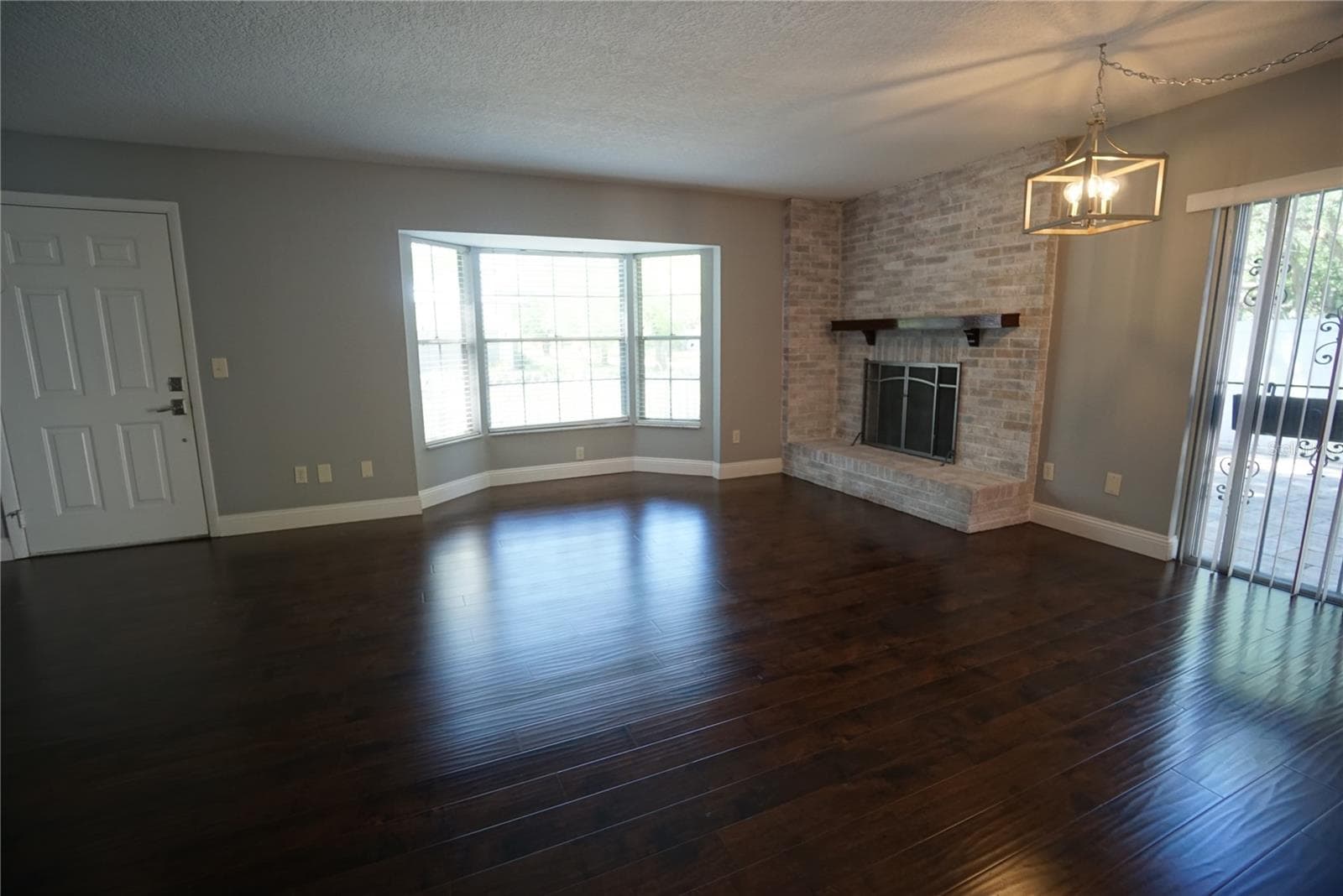 3323 W Swann Ave photo 4