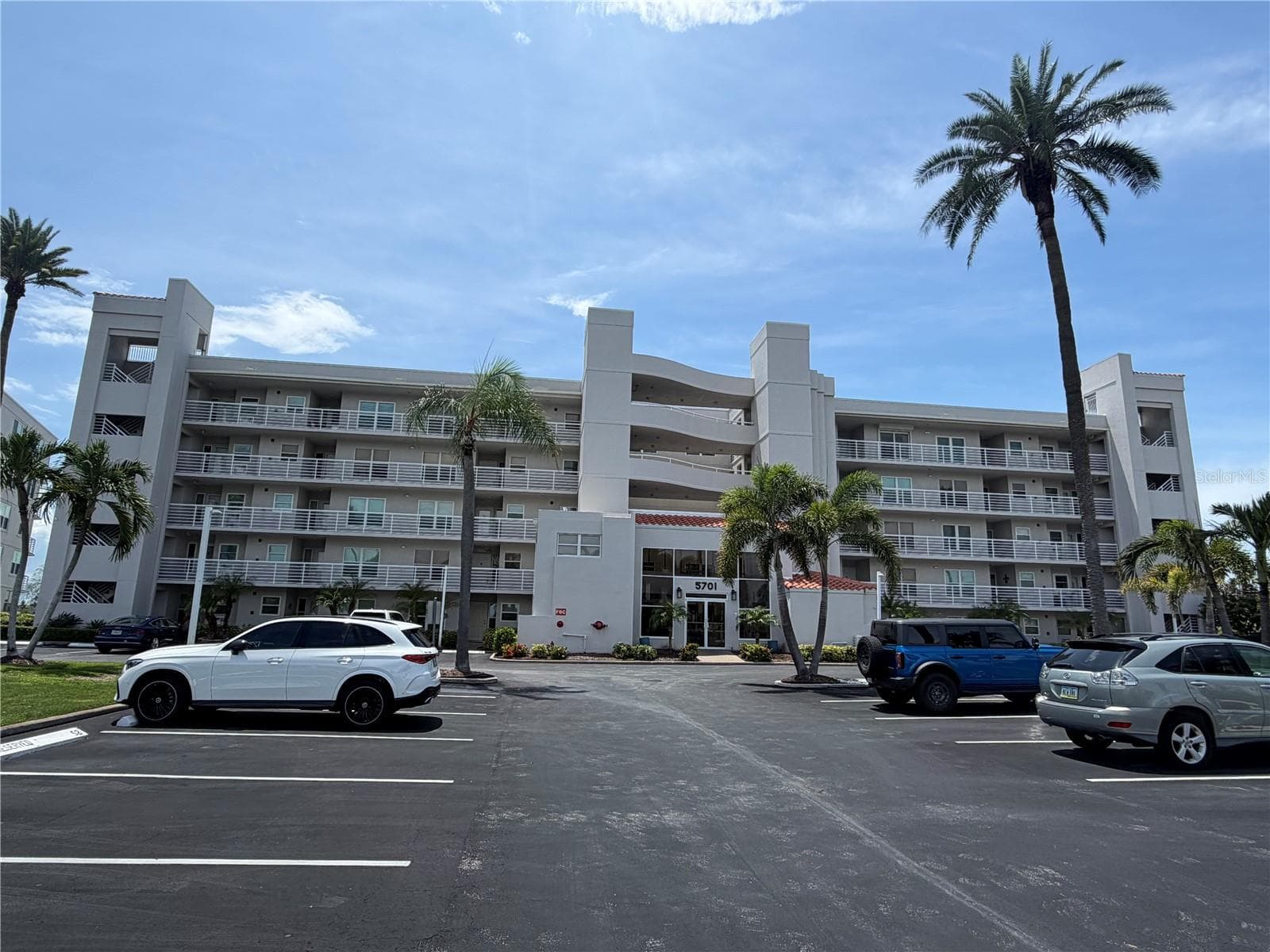 5701 Bahia Del Mar Cir #407