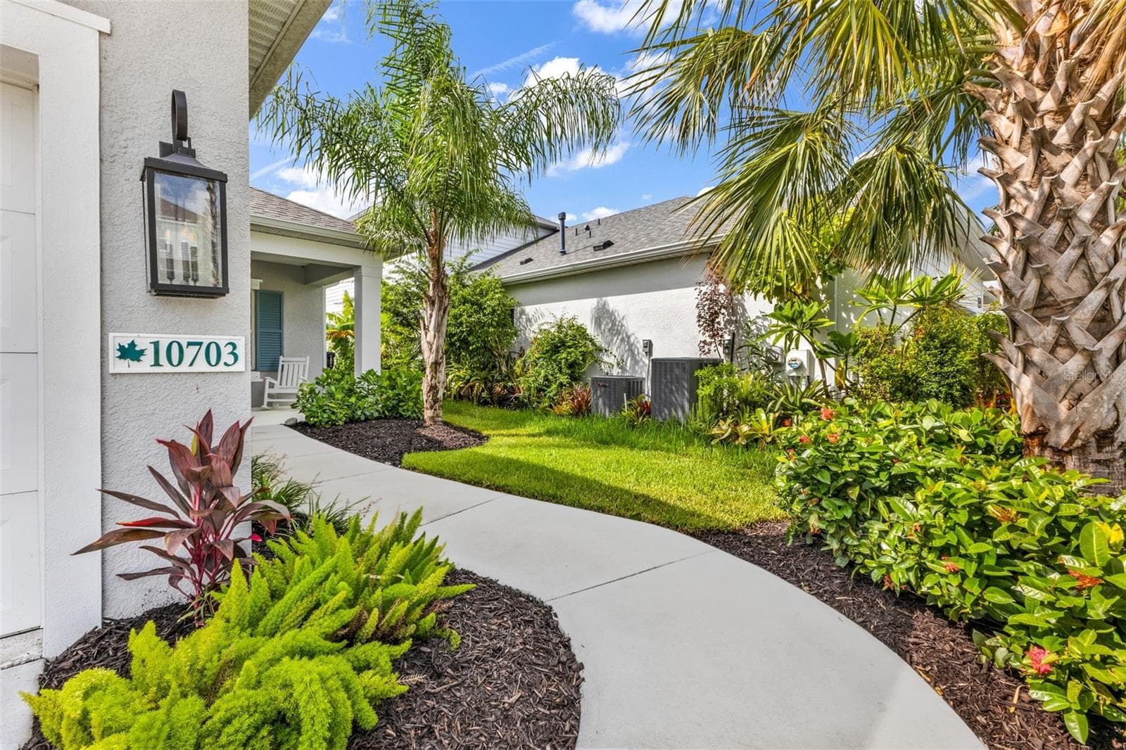 10703 Falling Leaf CT photo 3