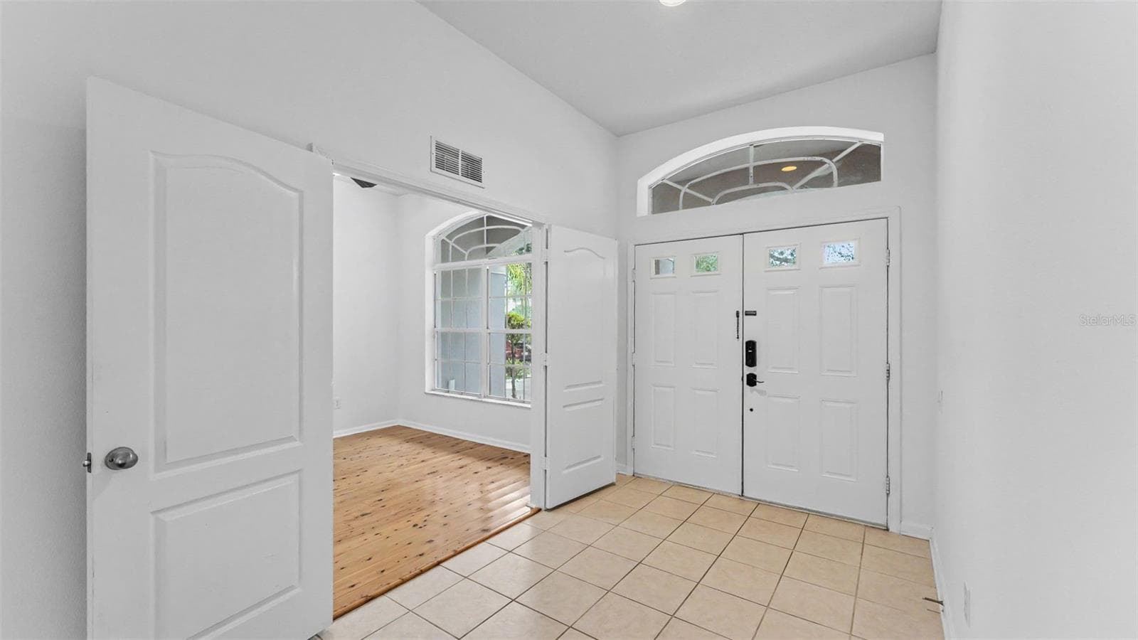 2041 Heartland Cir photo 5