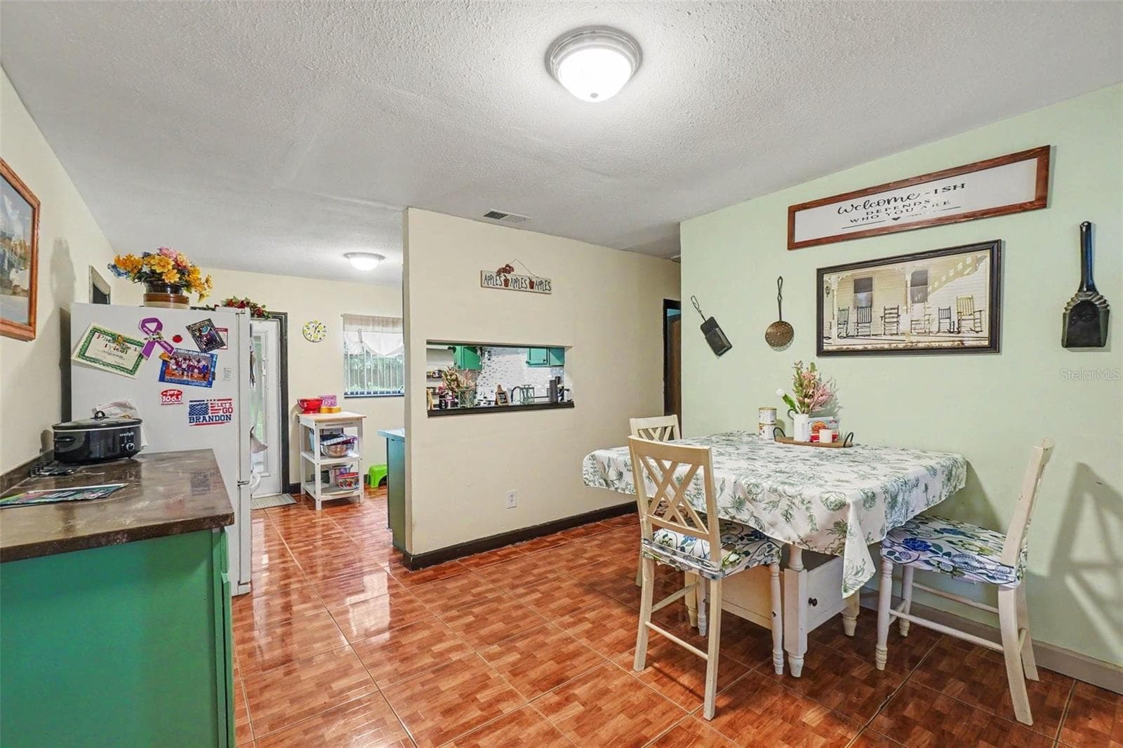 3040 Strawberry Ln photo 5