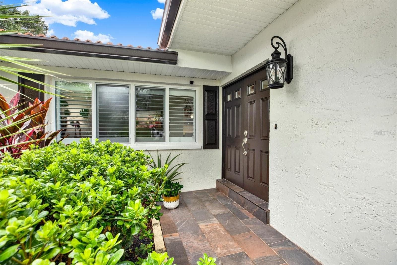 1040 Palm Dr photo 3