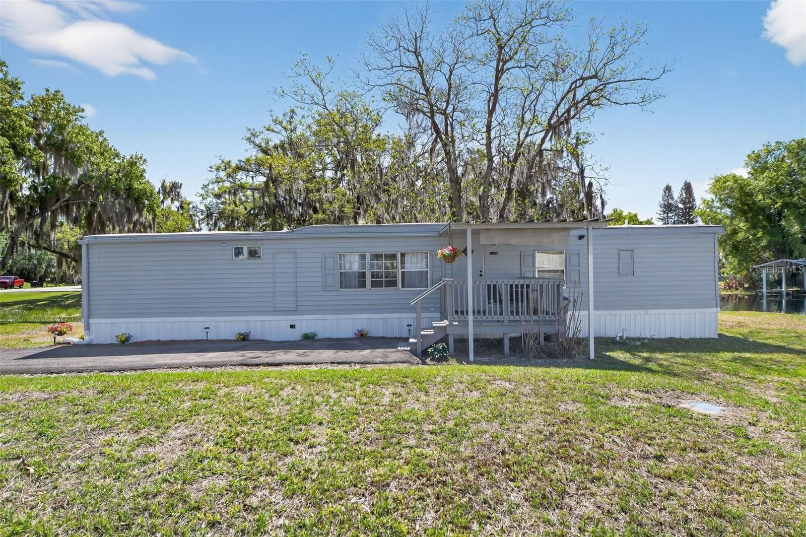 2944 Palm Cir photo 4