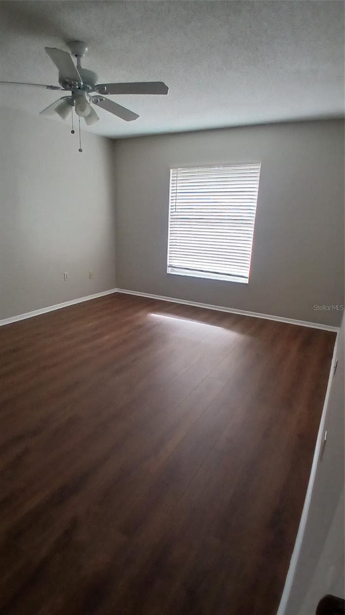 1374 Giles Ave photo 5