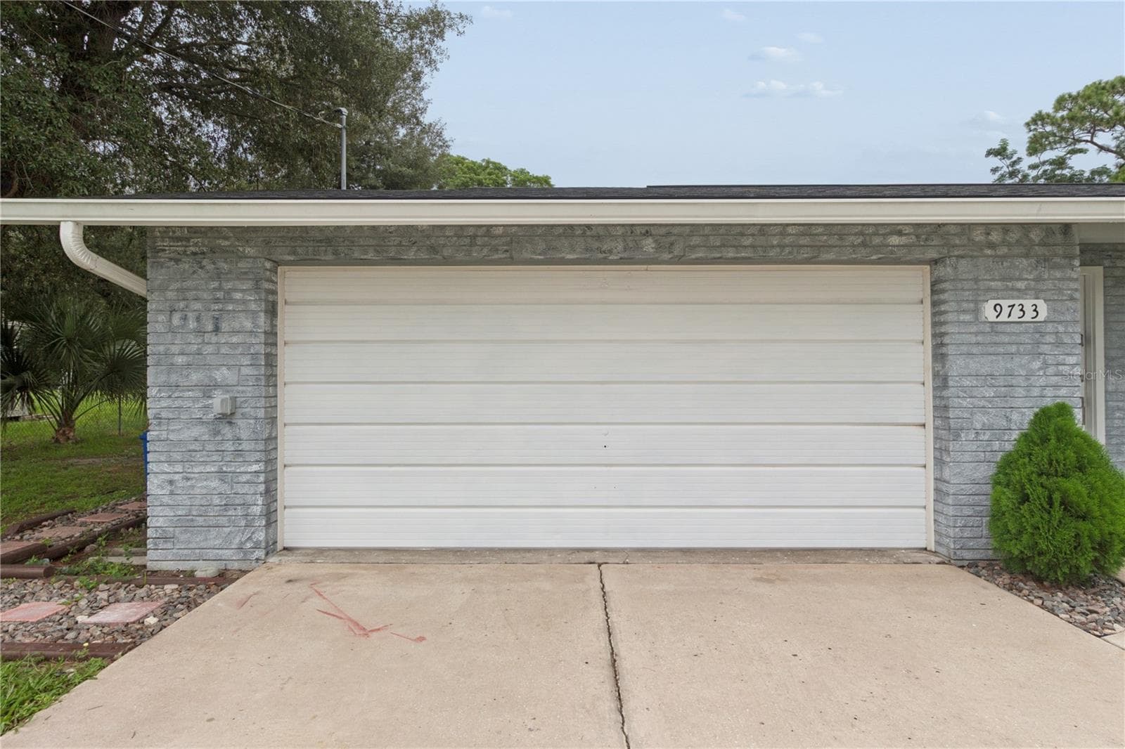 9733 Dick St photo 3