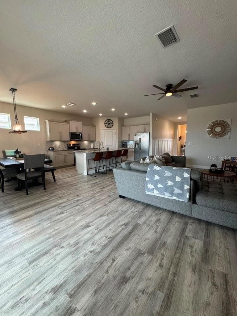 1127 Pipestone Pl photo 5