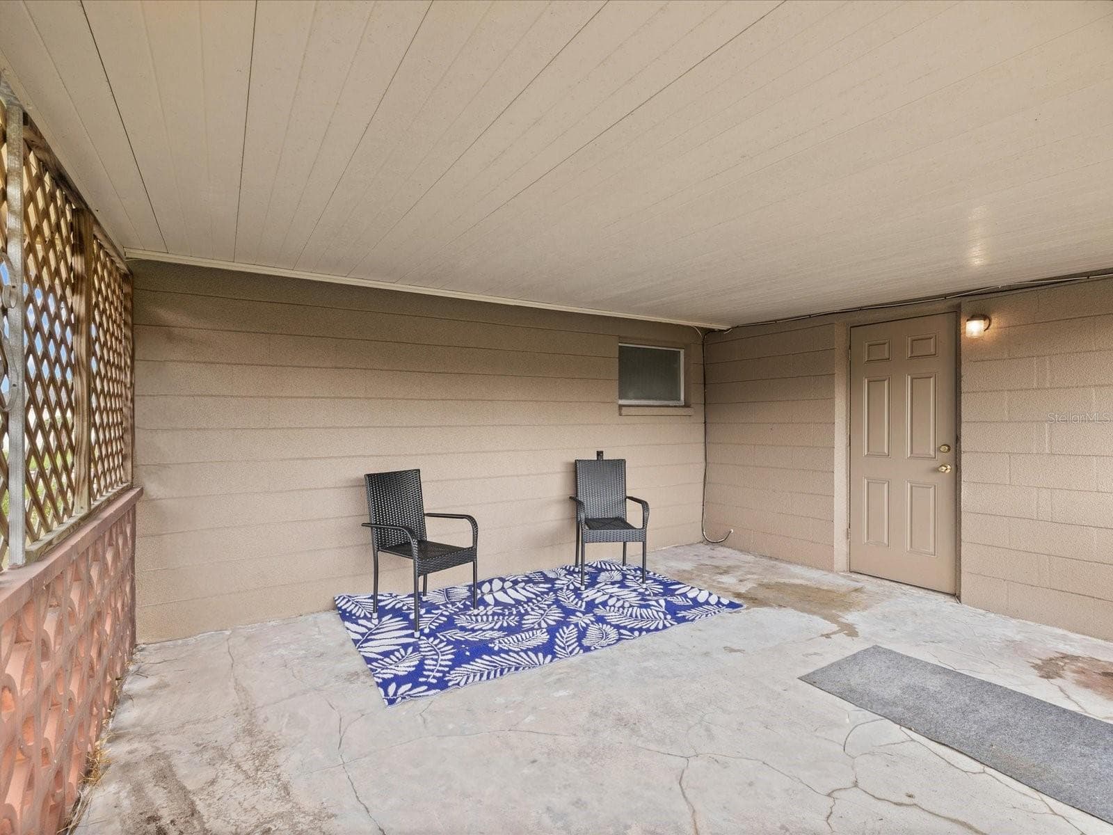 1023 Viking Dr photo 5