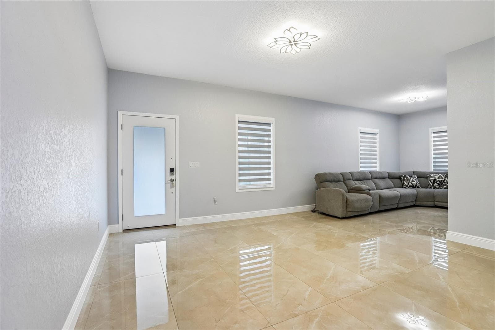 2703 Auburn Ave W