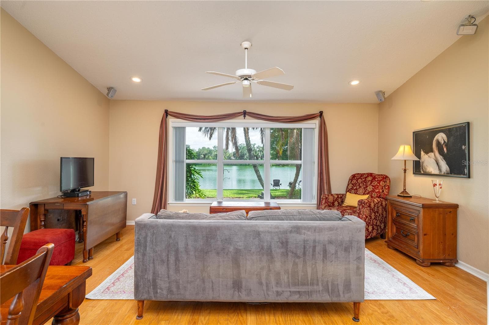 5667 Water Oak Ln photo 3