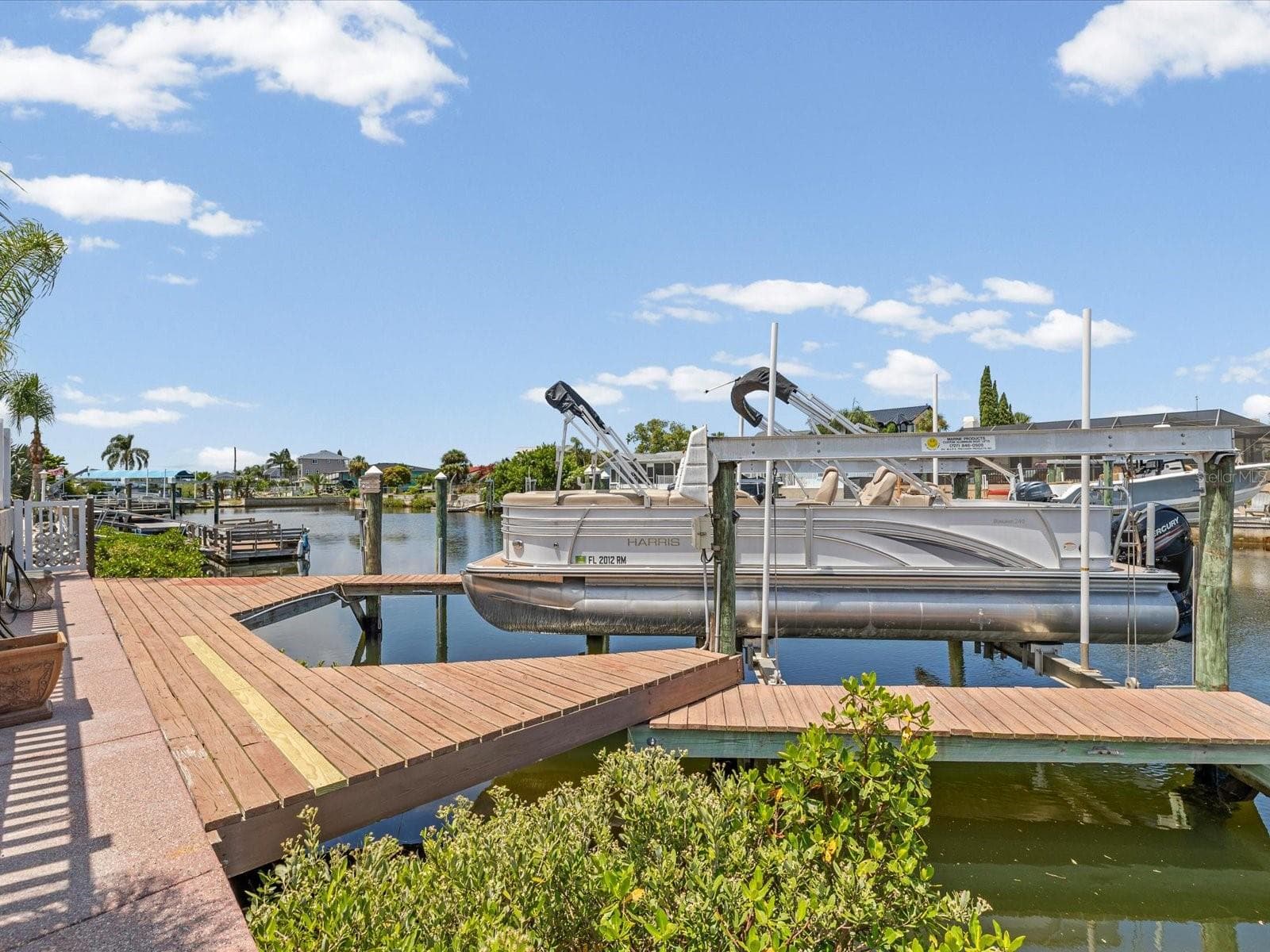 15709 Century Dr photo 3
