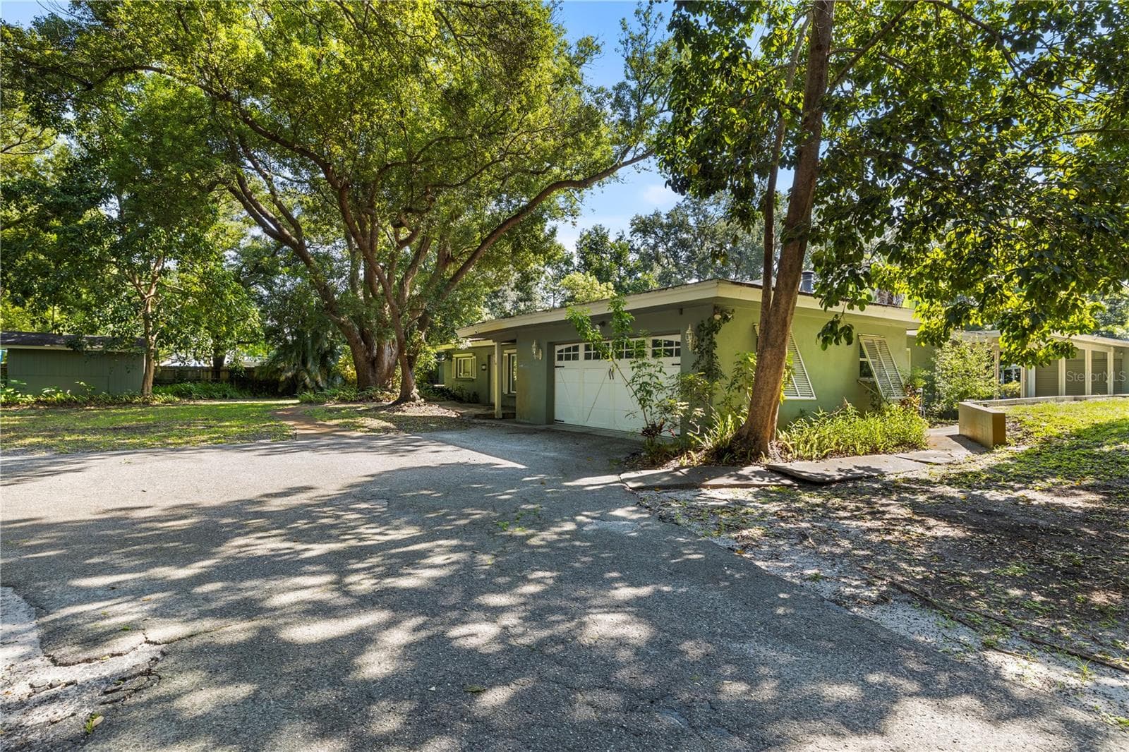 2162 Long Bow Ln