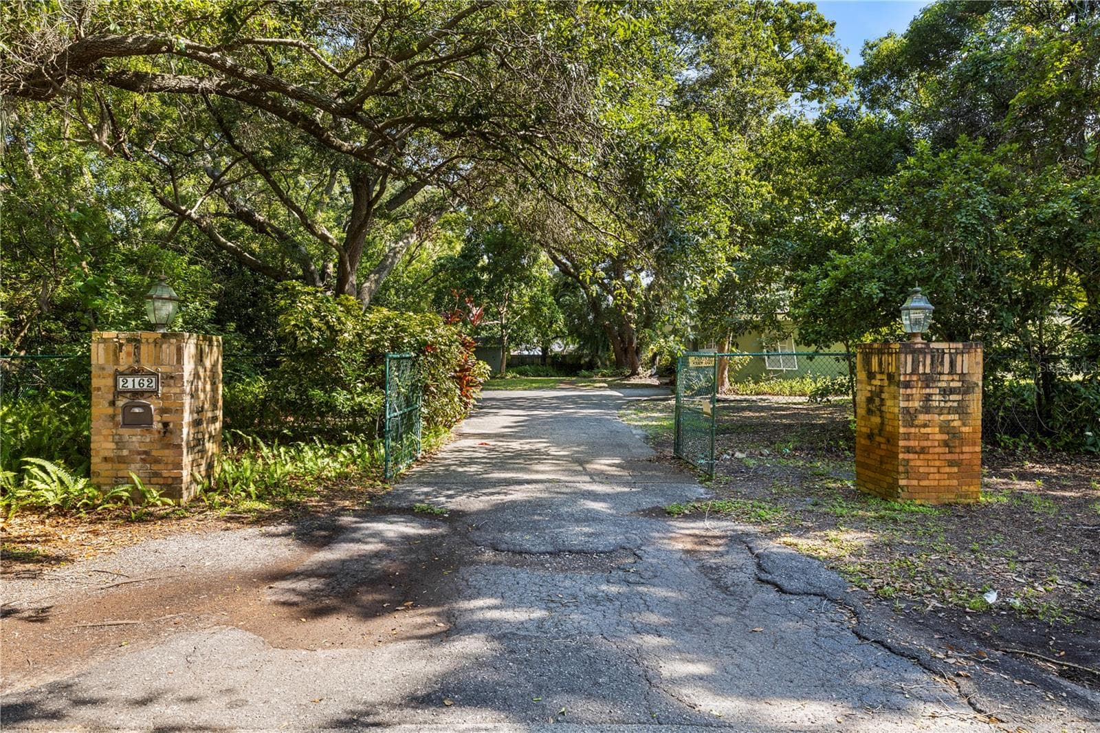 2162 Long Bow Ln photo 3