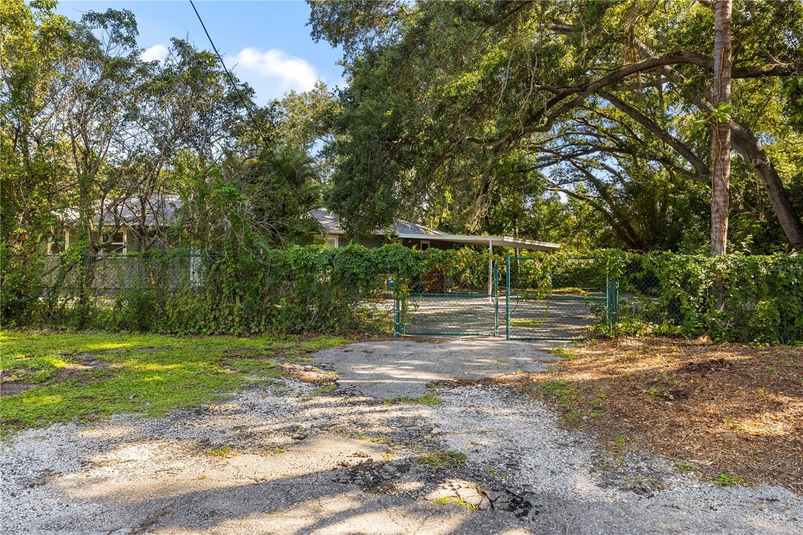 2162 Long Bow Ln photo 4