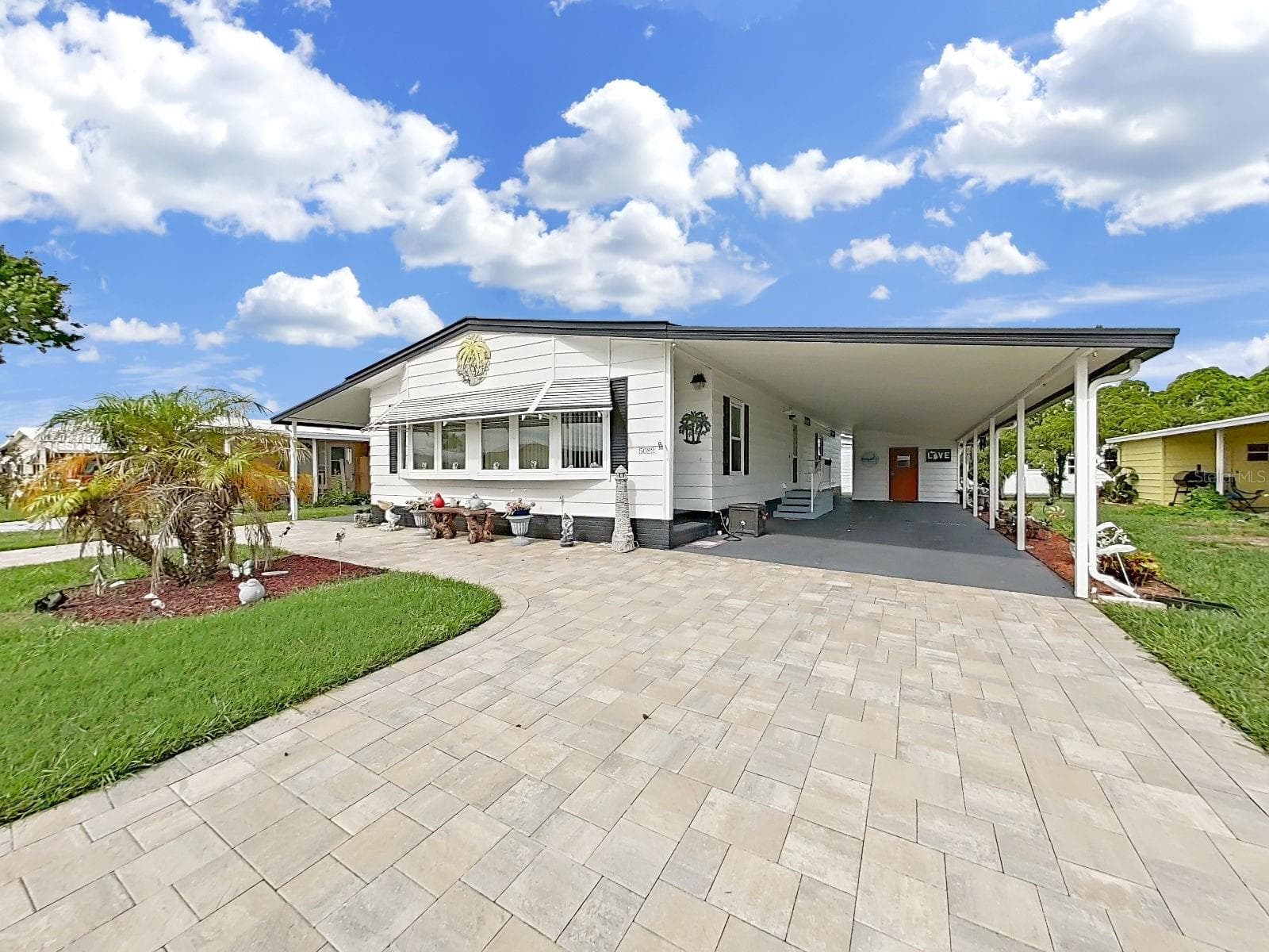 5022 Foxwood Blvd photo 3