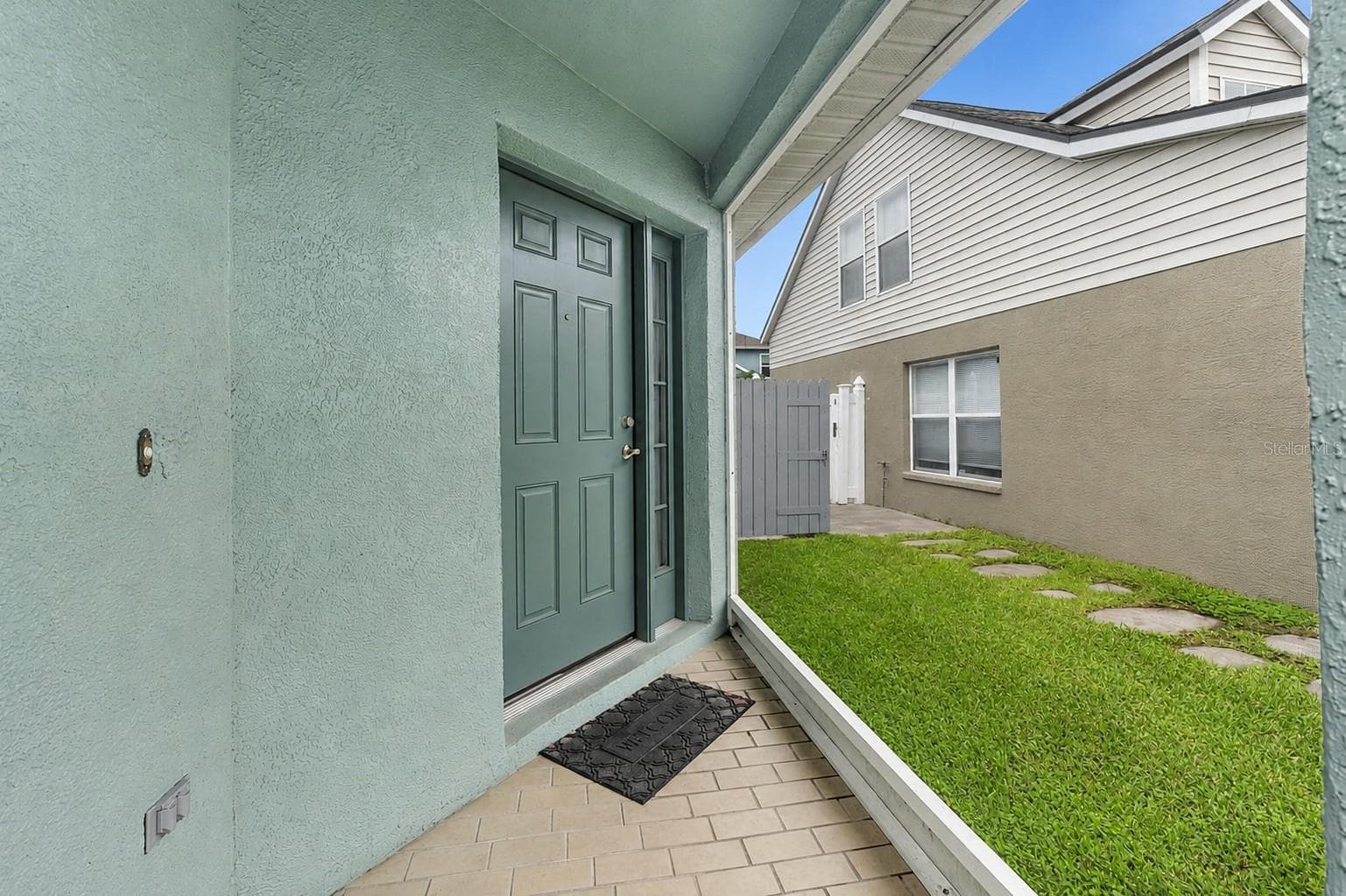 8620 Persea CT photo 3