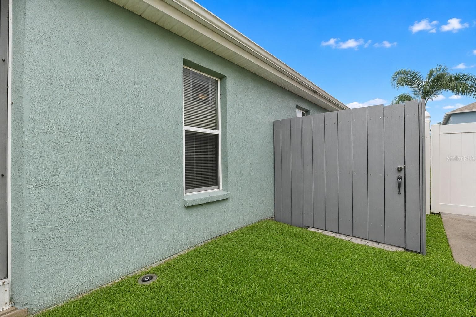 8620 Persea CT photo 5