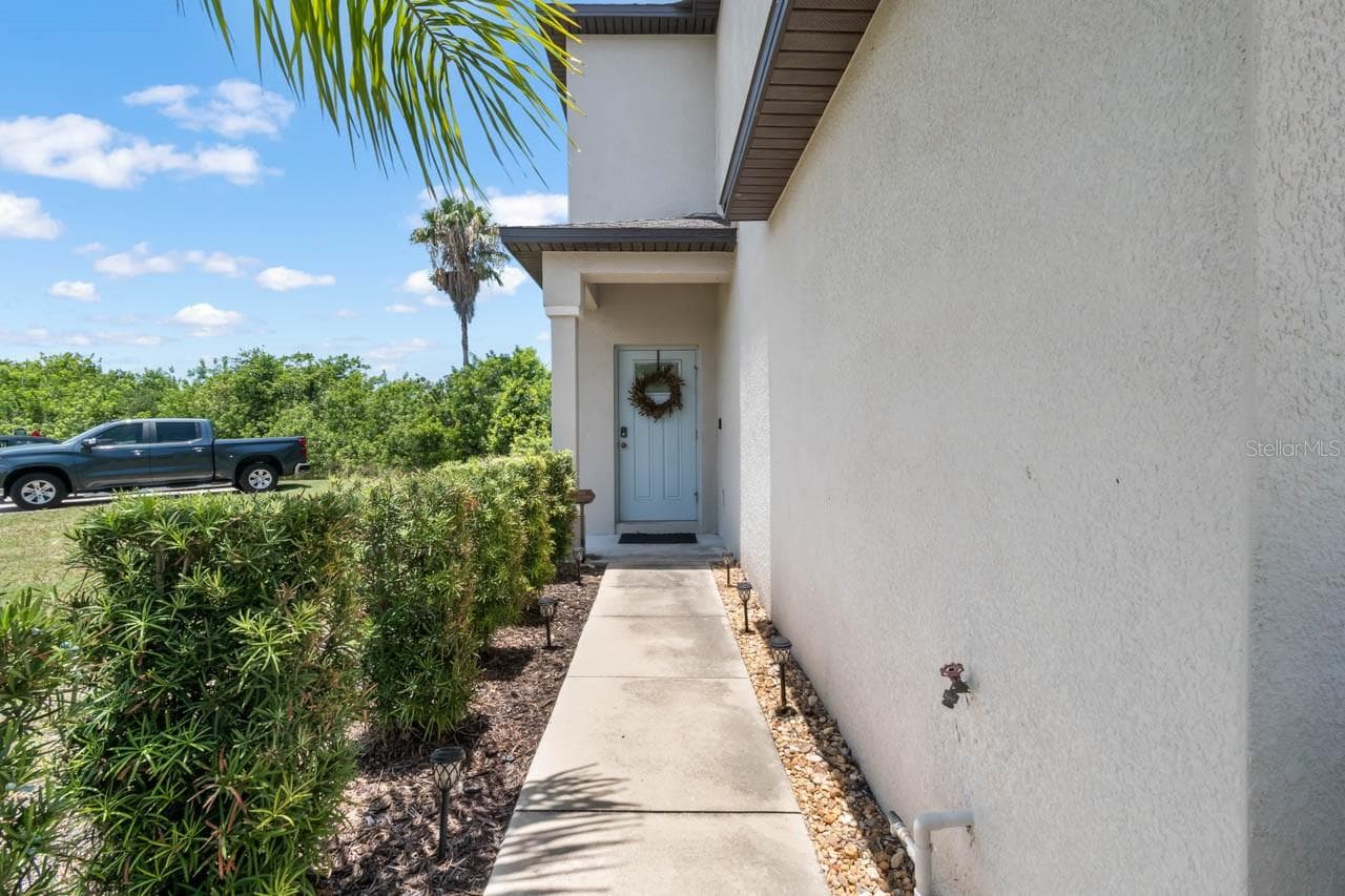 635 Royal Empress Dr photo 5